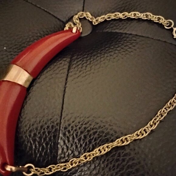 Sarah Coventry Elegant Pendant Red with Gold tone accents Necklace Chocker - Picture 5 of 11